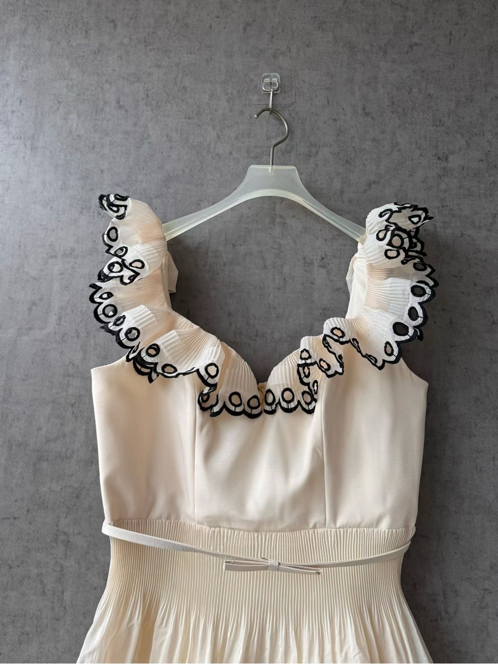 NWOT Zimmermann Cream Ruffle Dress with Black Trim, Size AU 2 = M - Picture 2 of 5